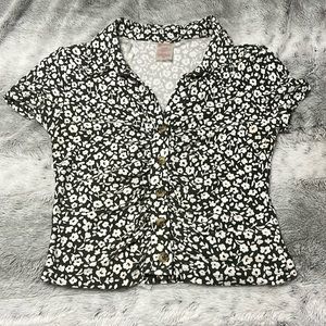 Green and white floral No Boundaries baby tee with collar size S